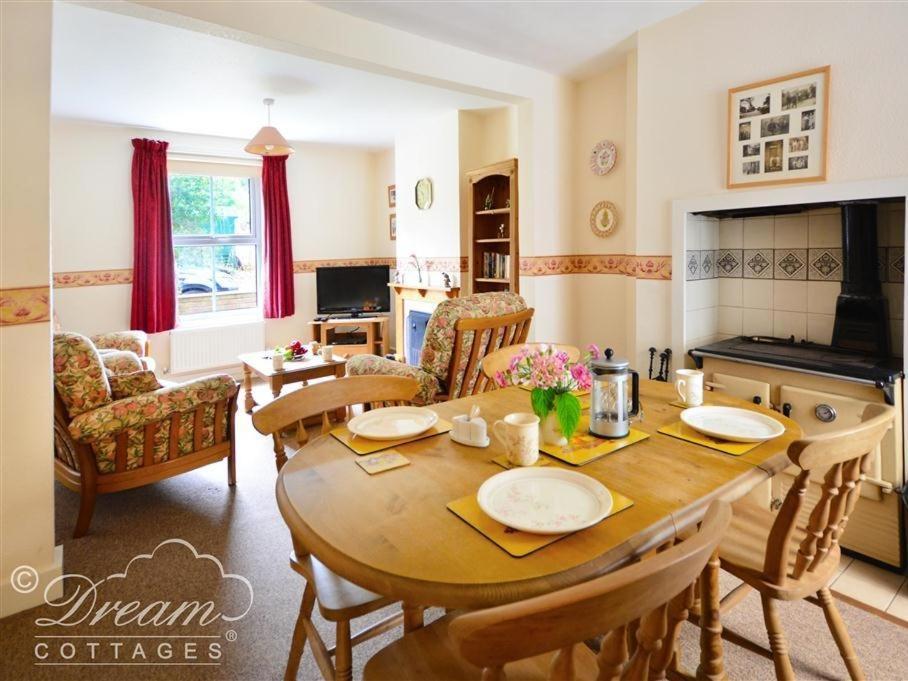 Brickyard Cottage Moreton  Экстерьер фото